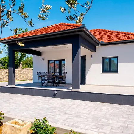 Villa Villa Effort Skradin - Sibenik *