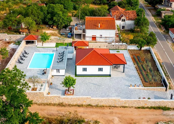 Effort Skradin - Sibenik *